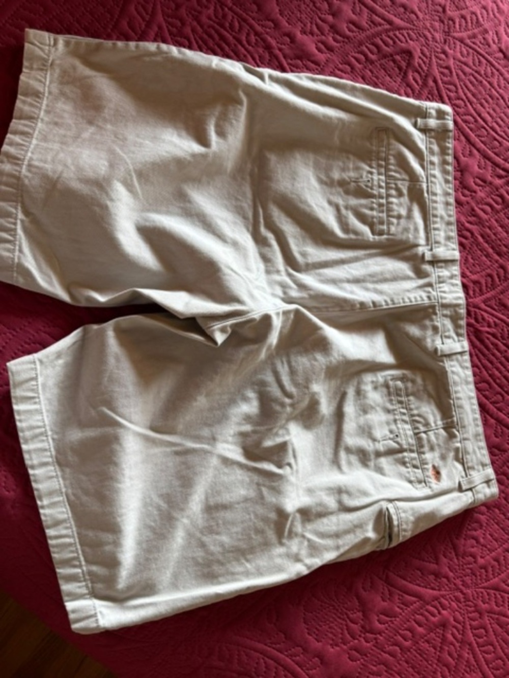 Dockers cream color shorts size 42 great condition